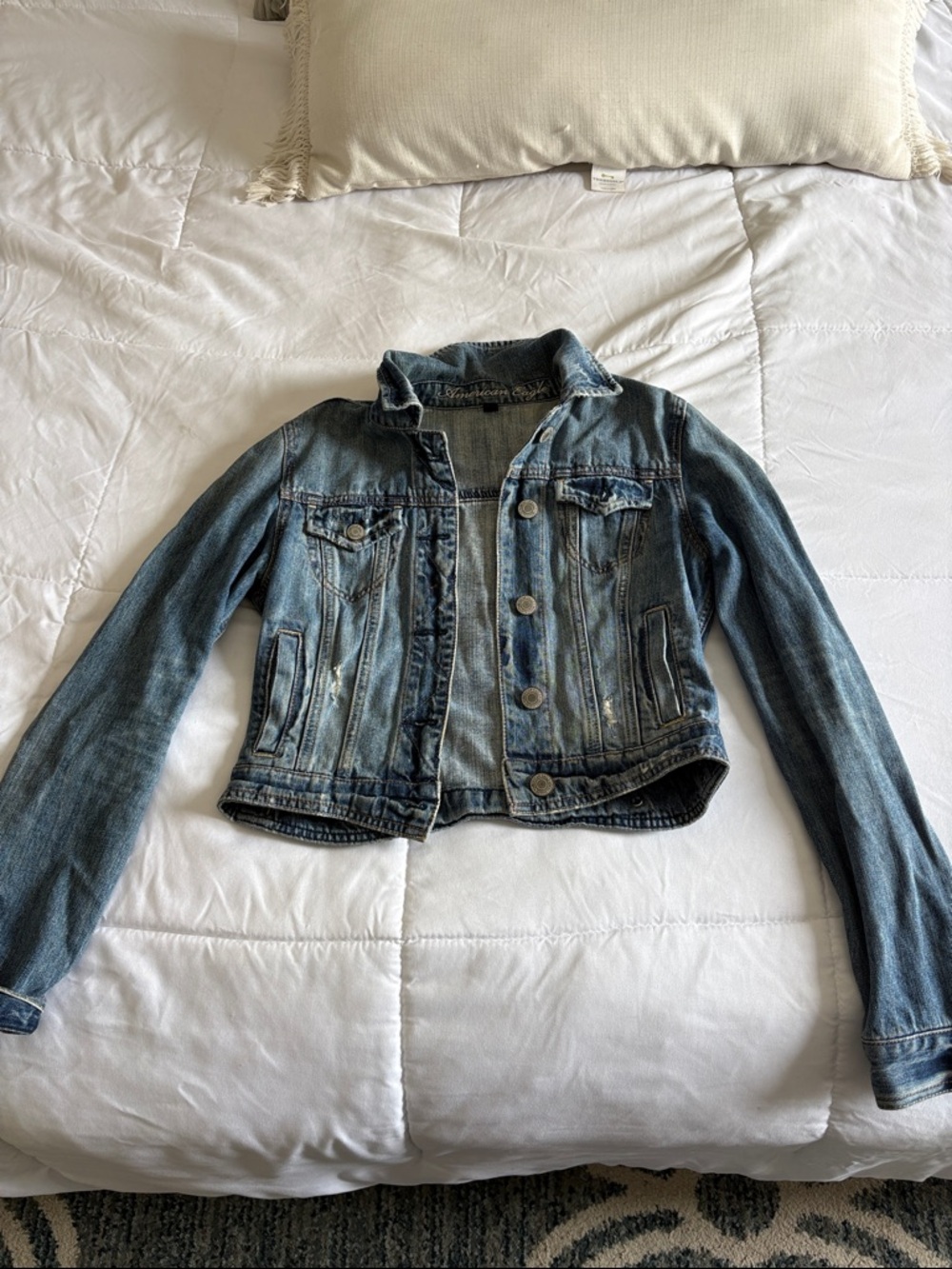 Classic Women's Blue Denim Jacket - American Eagle